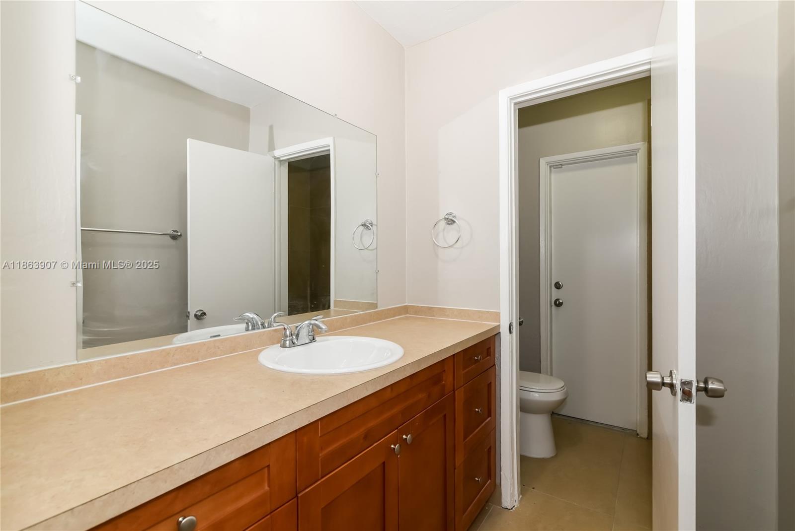 KENDALL GREEN SEC E - Residential Lease