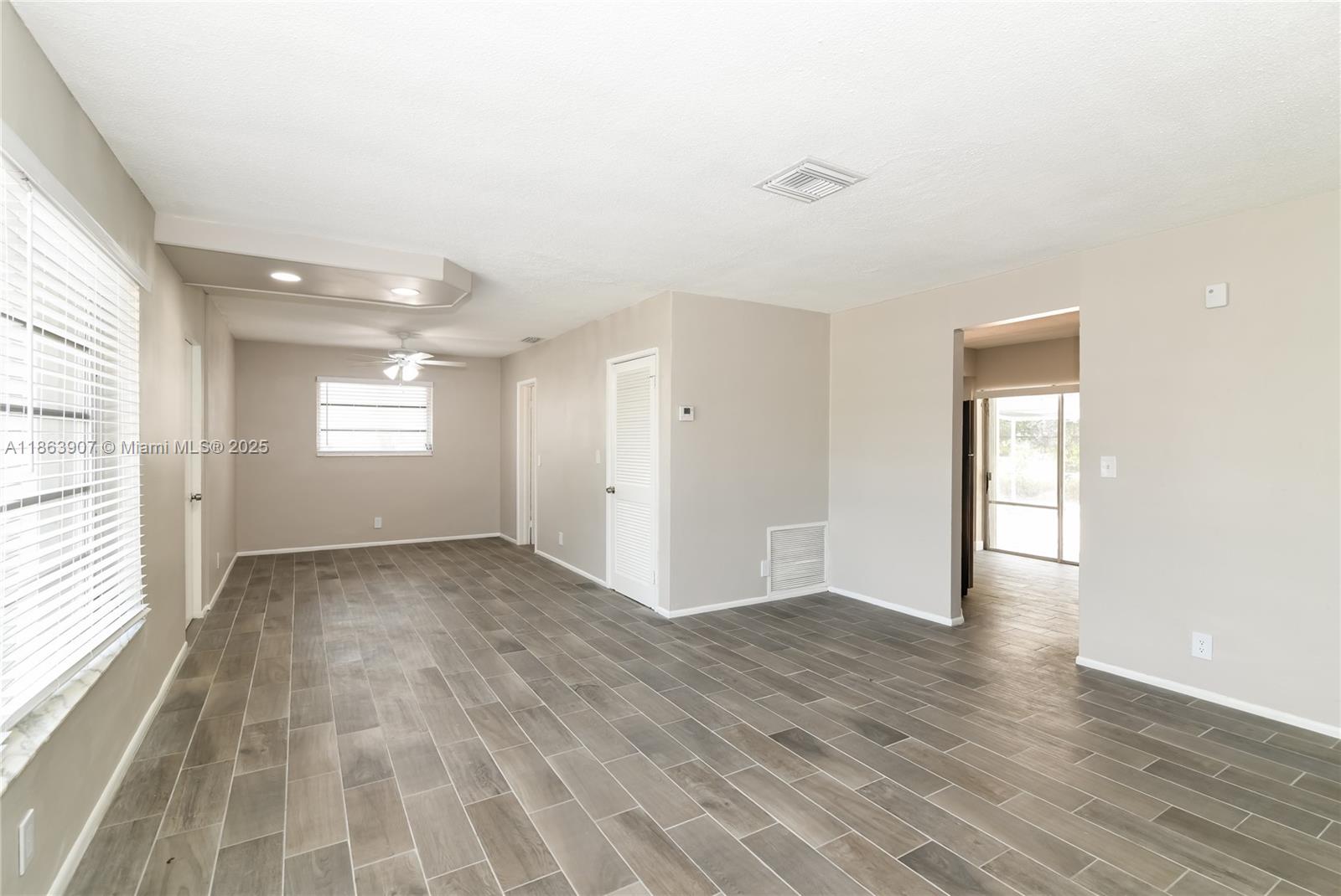 KENDALL GREEN SEC E - Residential Lease