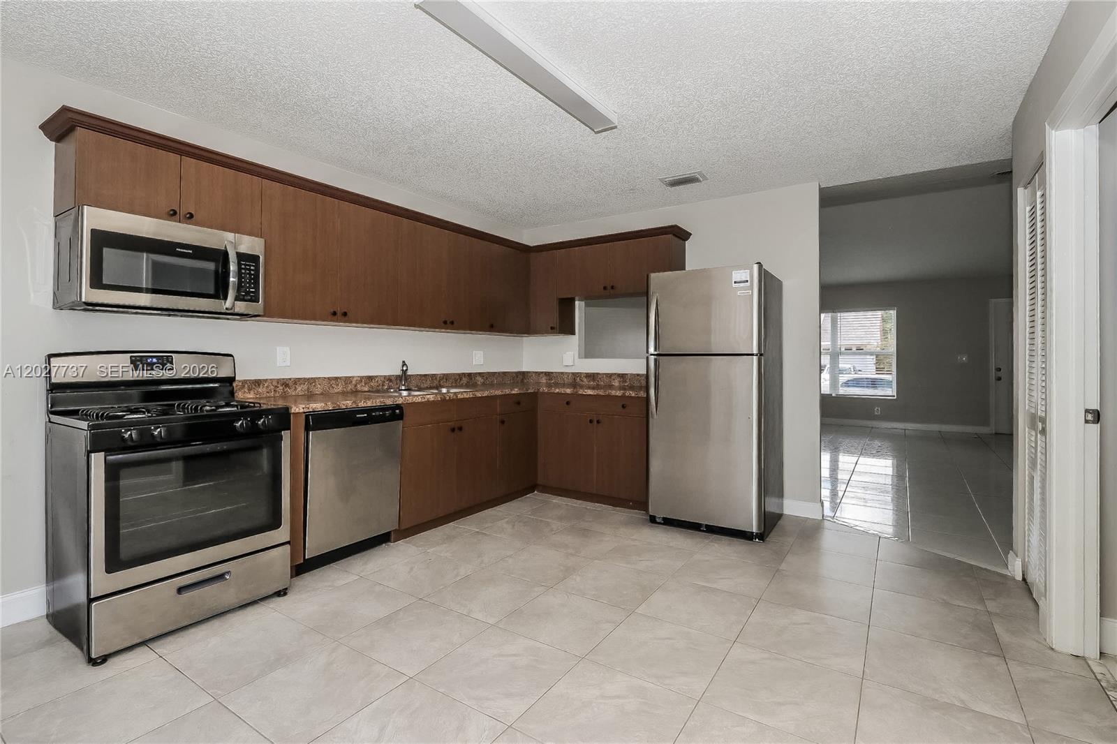 LEE ESTATES 5 - Residential