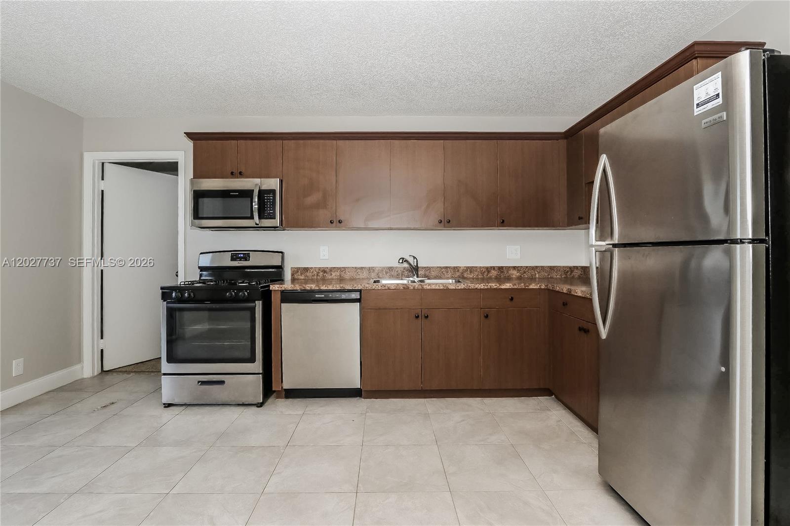 LEE ESTATES 5 - Residential