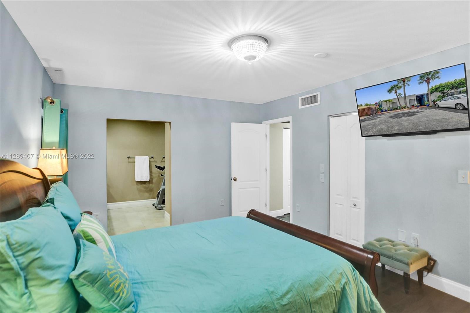 MIAMI LAKES WINDMILL GATE - Residential