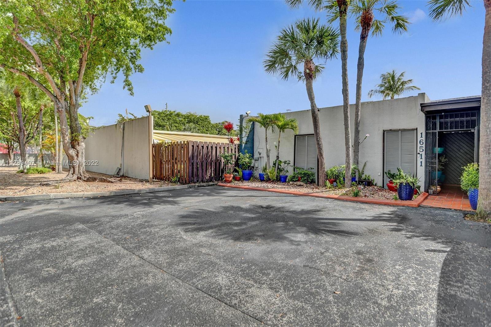 MIAMI LAKES WINDMILL GATE - Residential