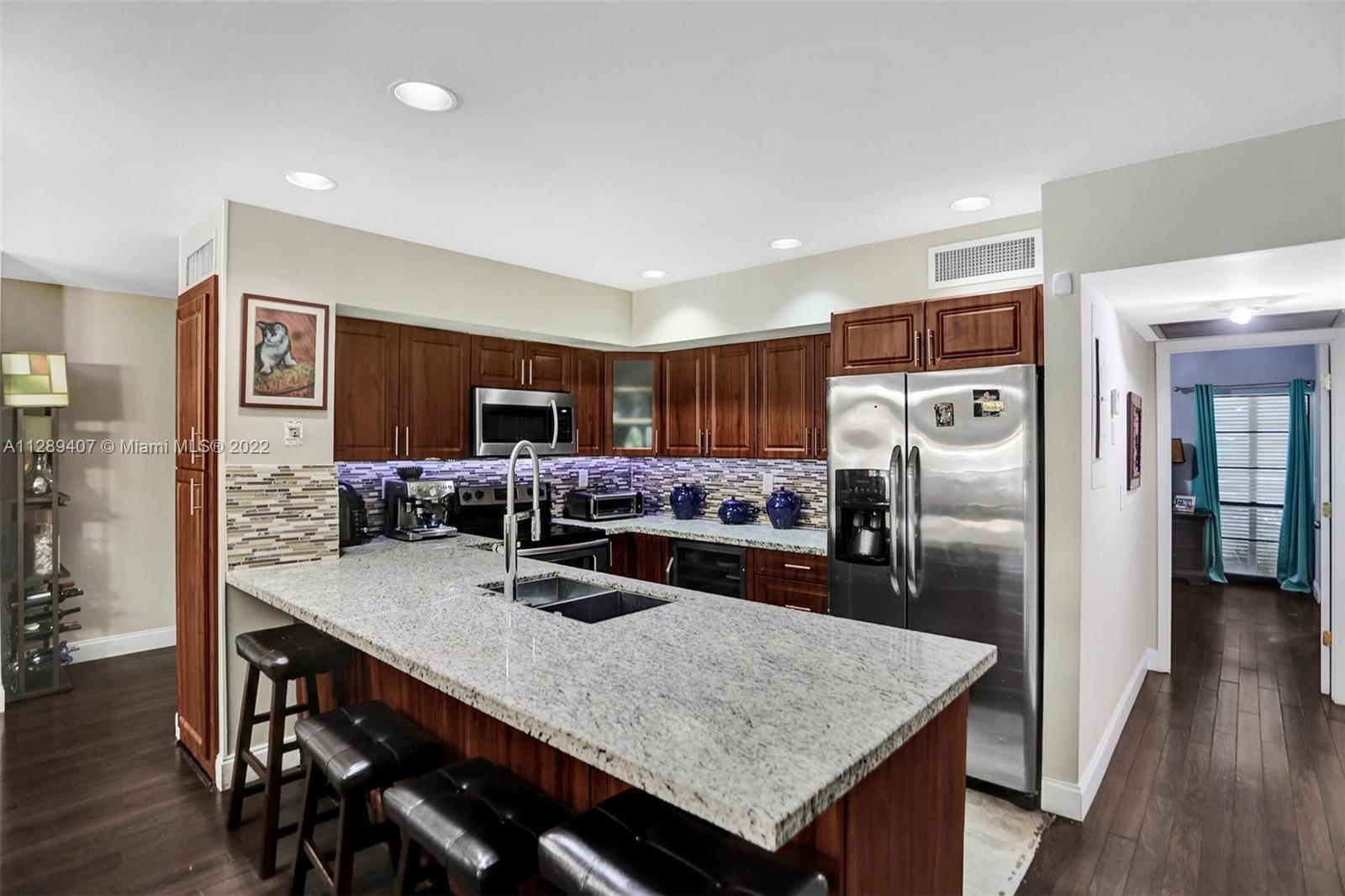 MIAMI LAKES WINDMILL GATE - Residential