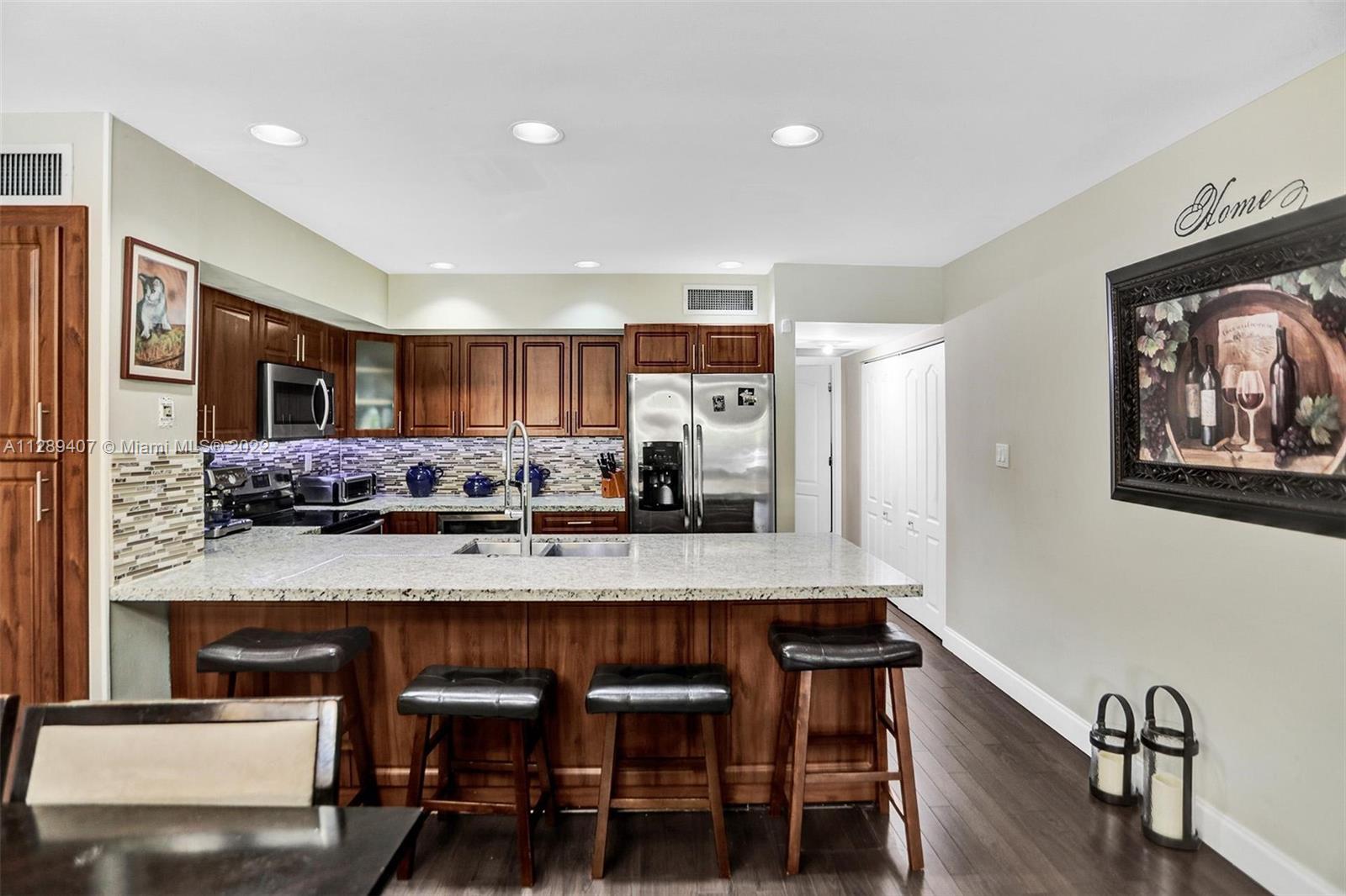 MIAMI LAKES WINDMILL GATE - Residential