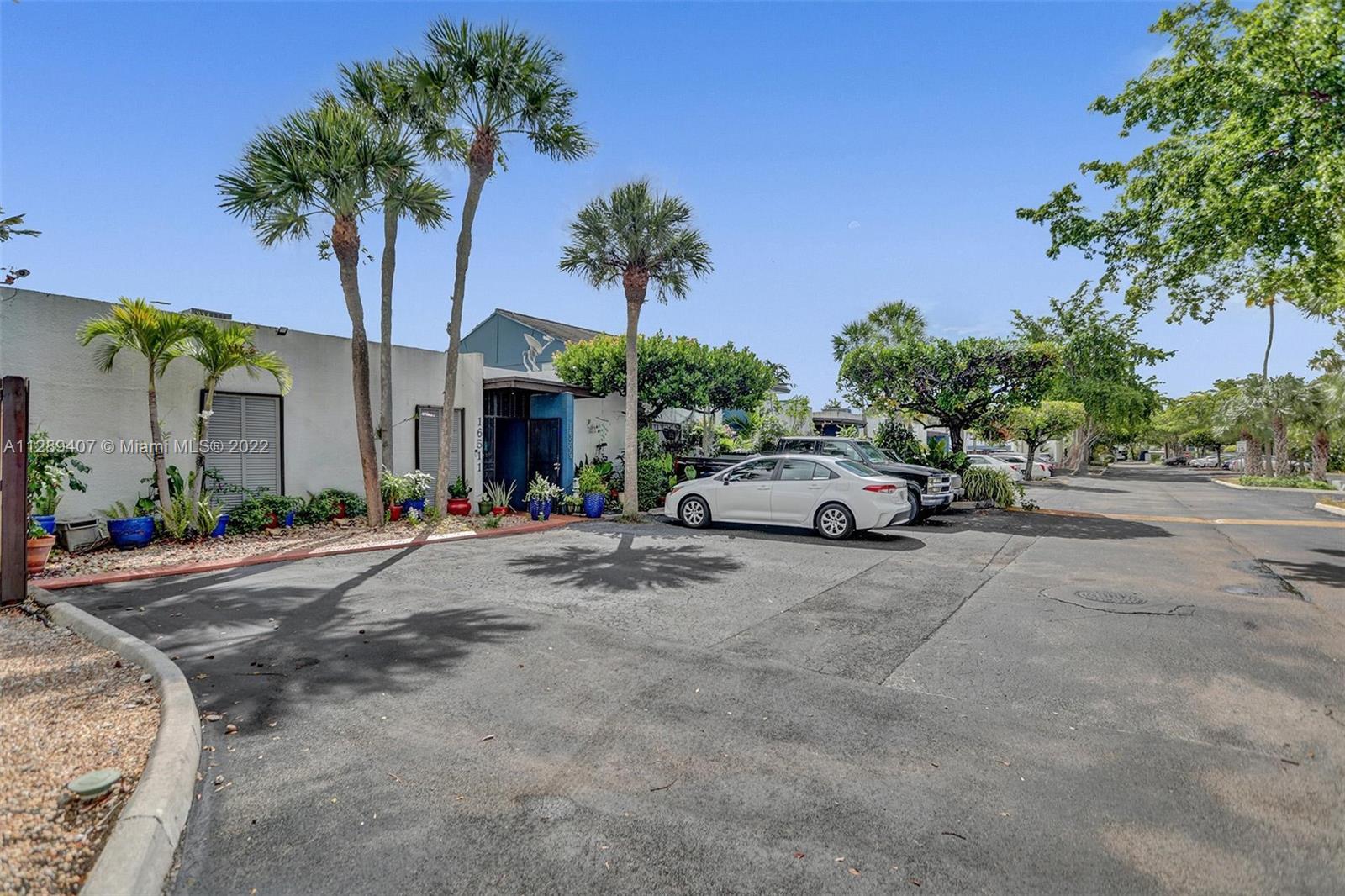 MIAMI LAKES WINDMILL GATE - Residential