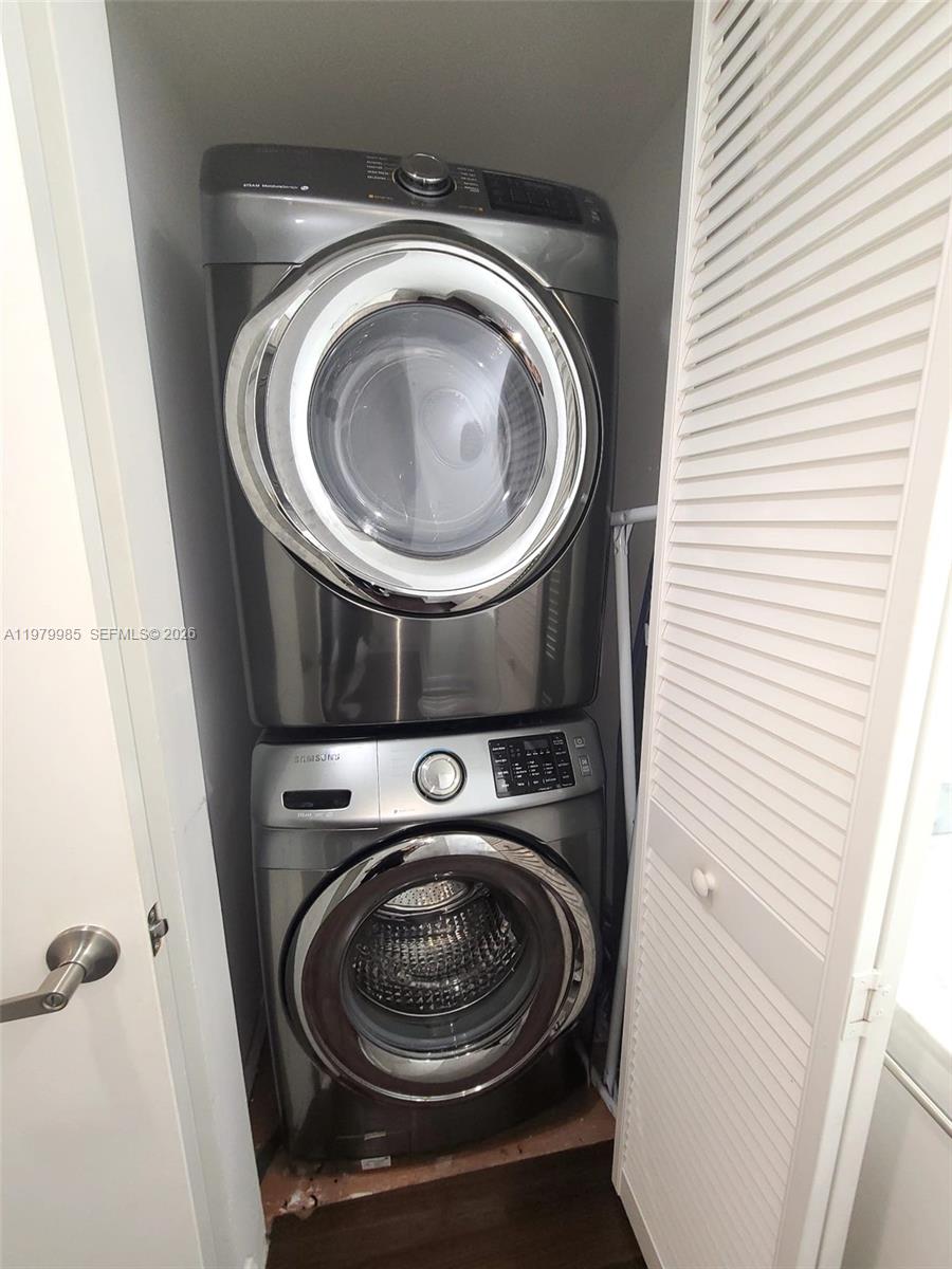 THE PLAZA ON BRICKELL - Residential Lease