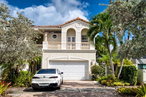 Photo of 2709 NE 15th St, Fort Lauderdale, FL 33304 (MLS # A12096418)