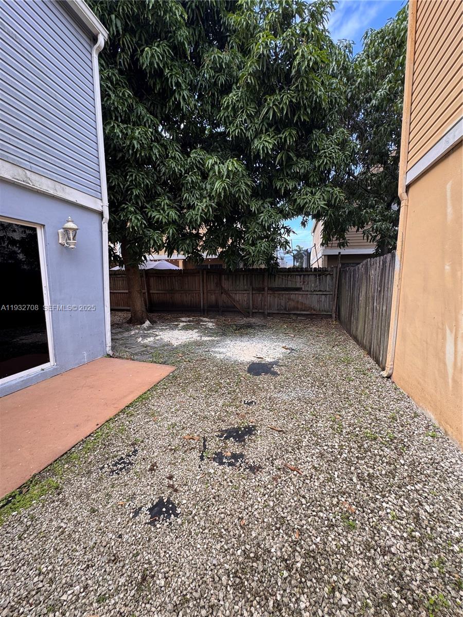 MEADOWS OF MIRAMAR - Residential Lease