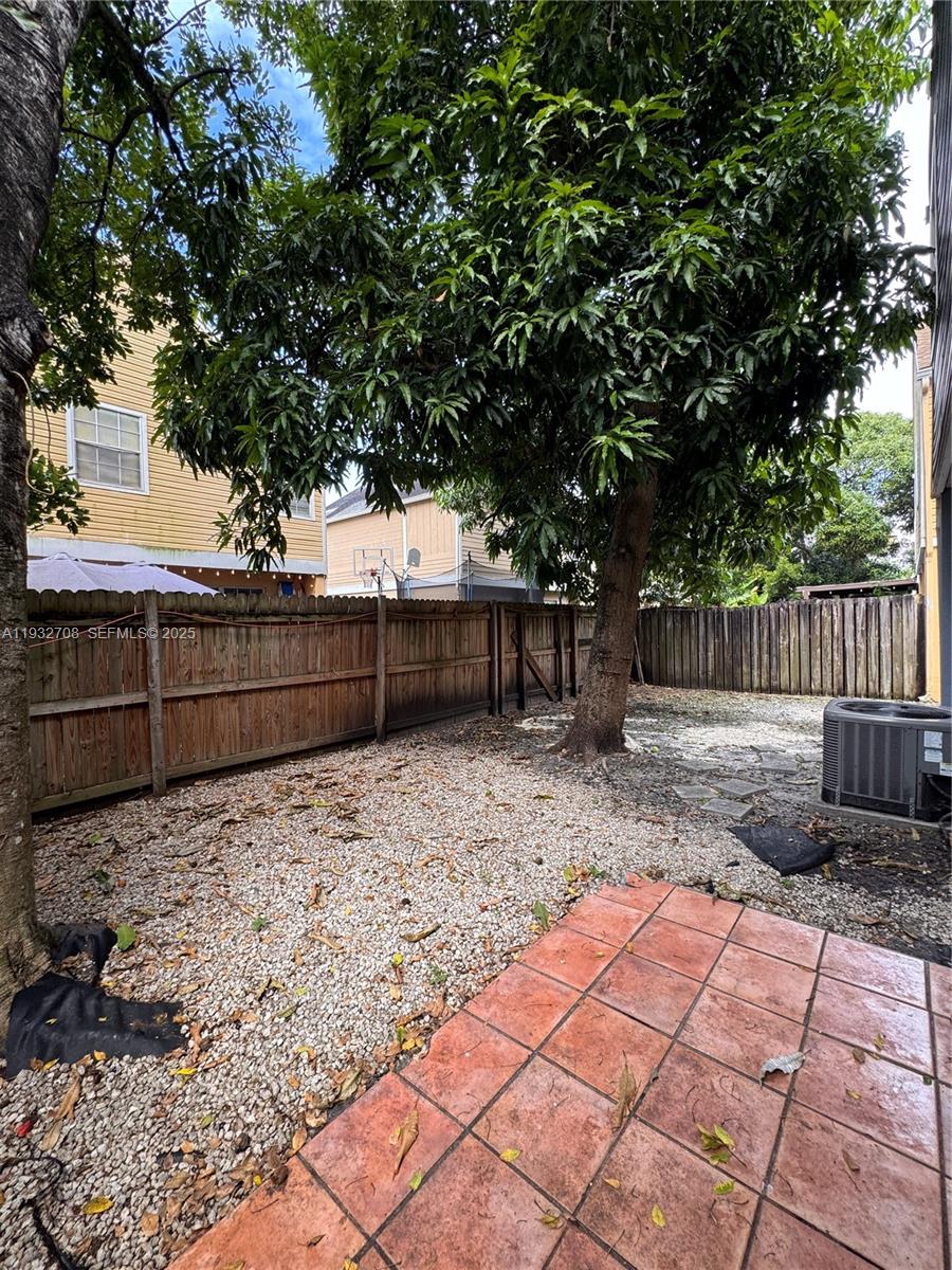 MEADOWS OF MIRAMAR - Residential Lease