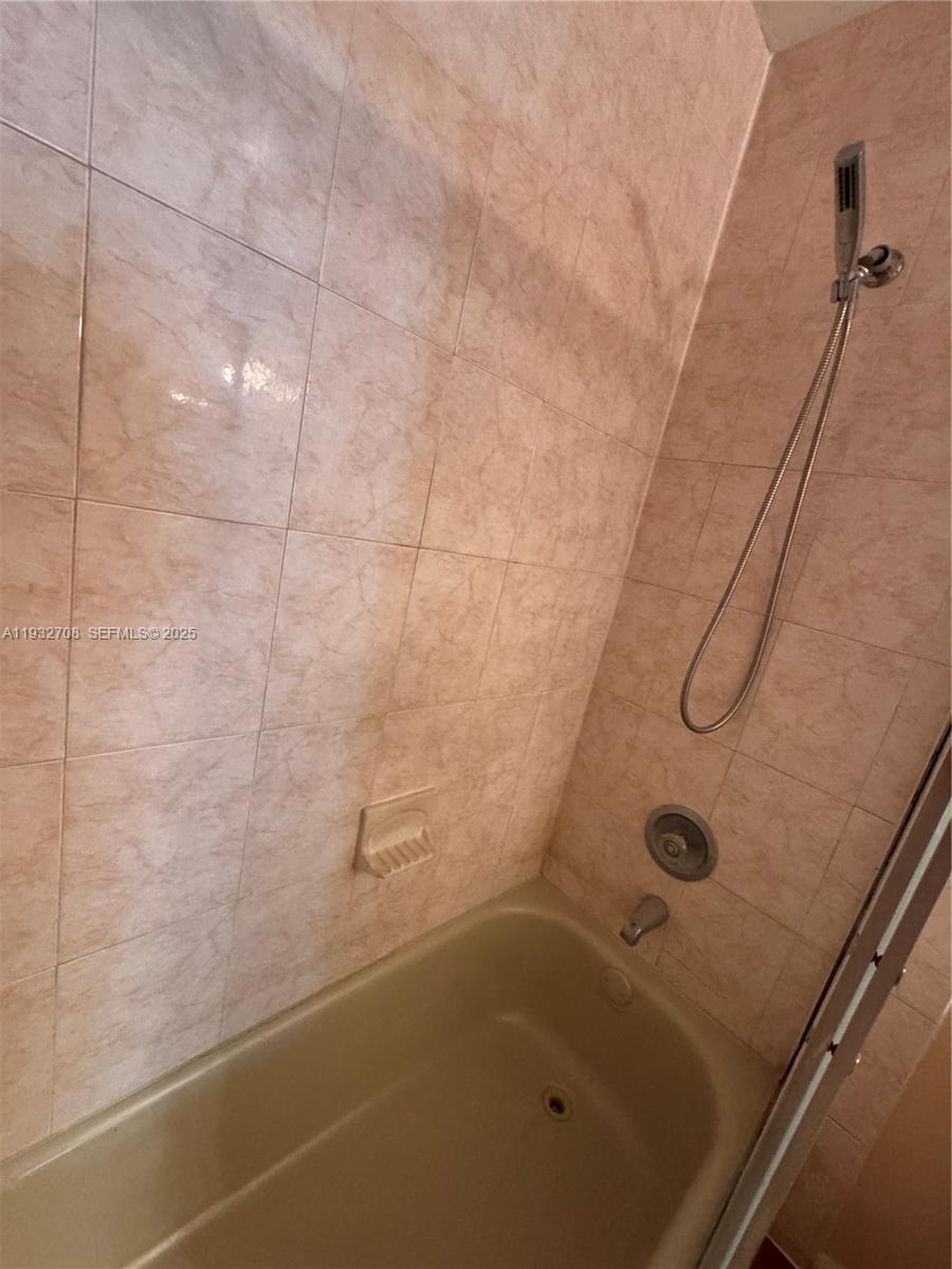 MEADOWS OF MIRAMAR - Residential Lease