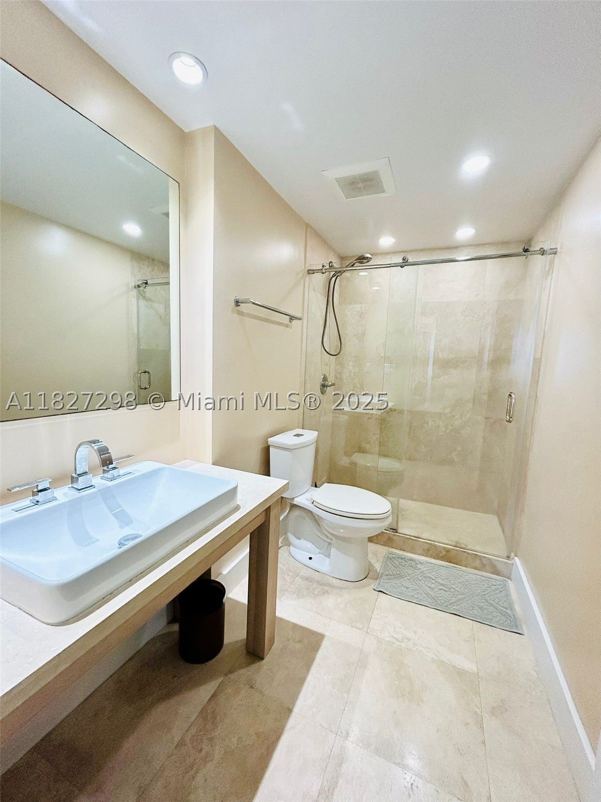 100 Lincoln Rd 1429
