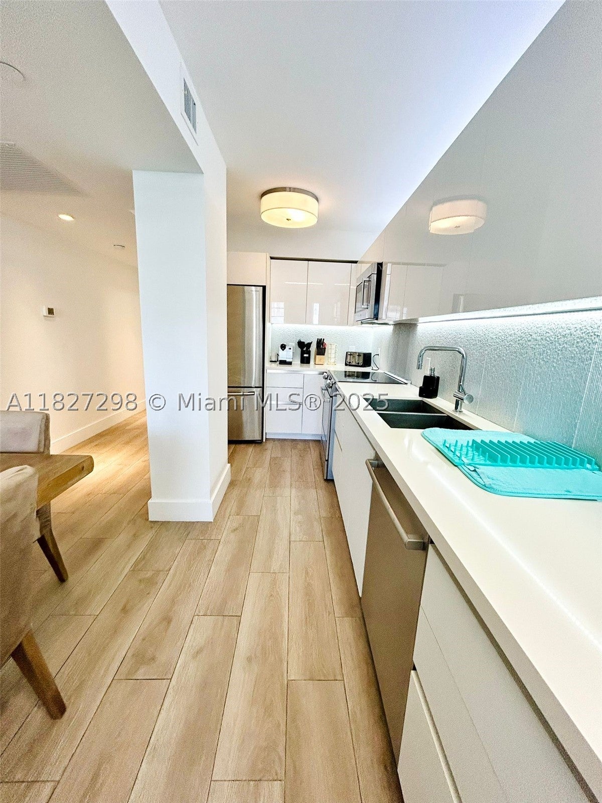 100 Lincoln Rd 1429