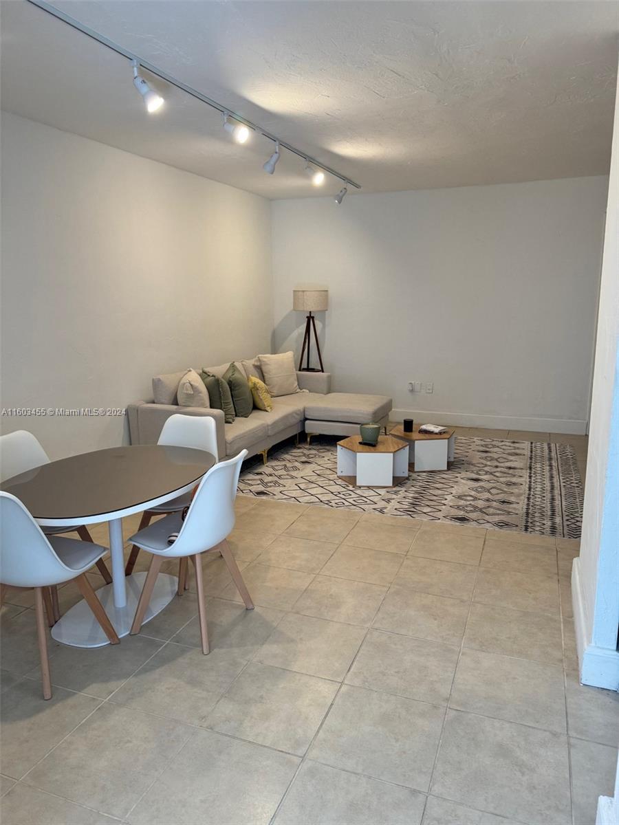 KEYSTONE GARDENS CONDO - Residential
