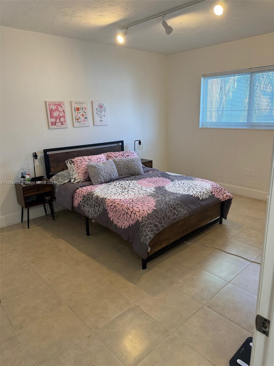 KEYSTONE GARDENS CONDO - Residential