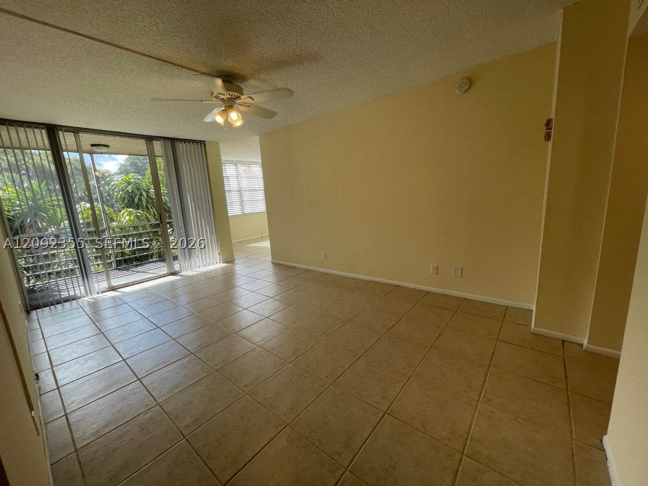 9431 Live Oak Pl