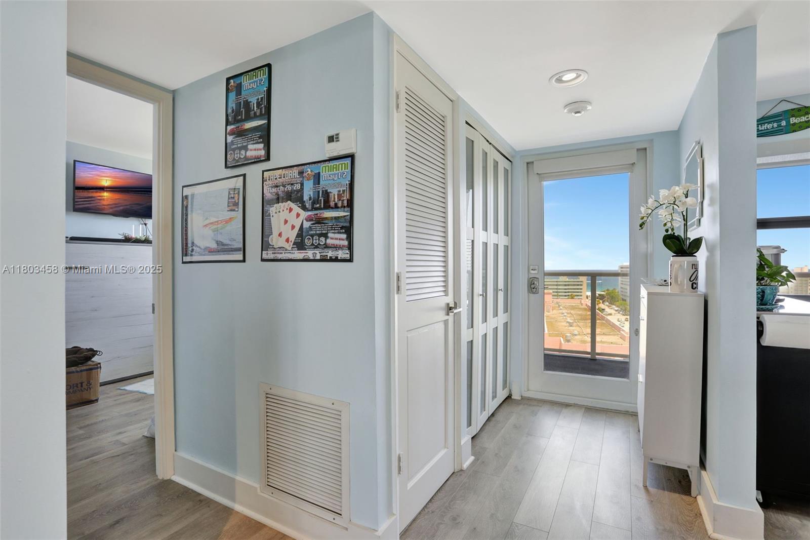 1401 N Riverside Dr 1403