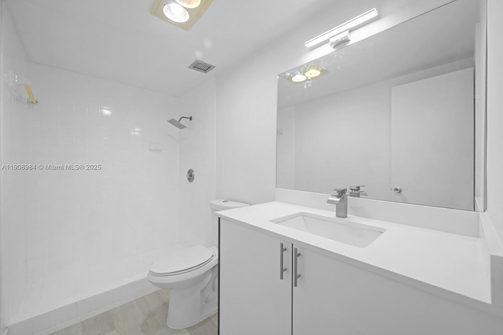 HILLCREST EAST NO 19 COND - Residential