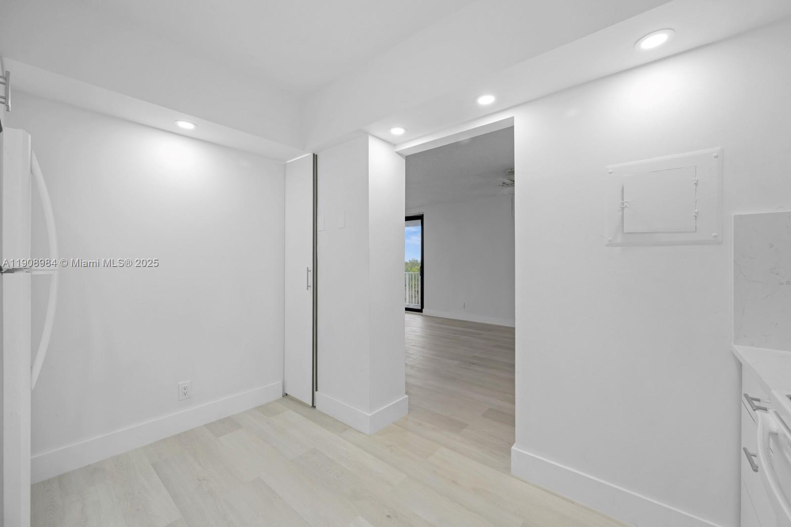 HILLCREST EAST NO 19 COND - Residential