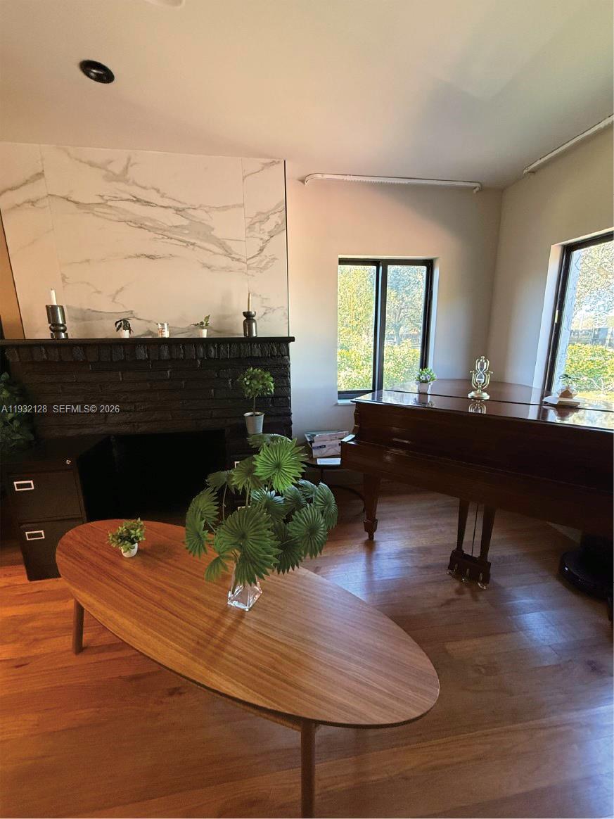 MIAMI SHORES EXTENSION - Residential