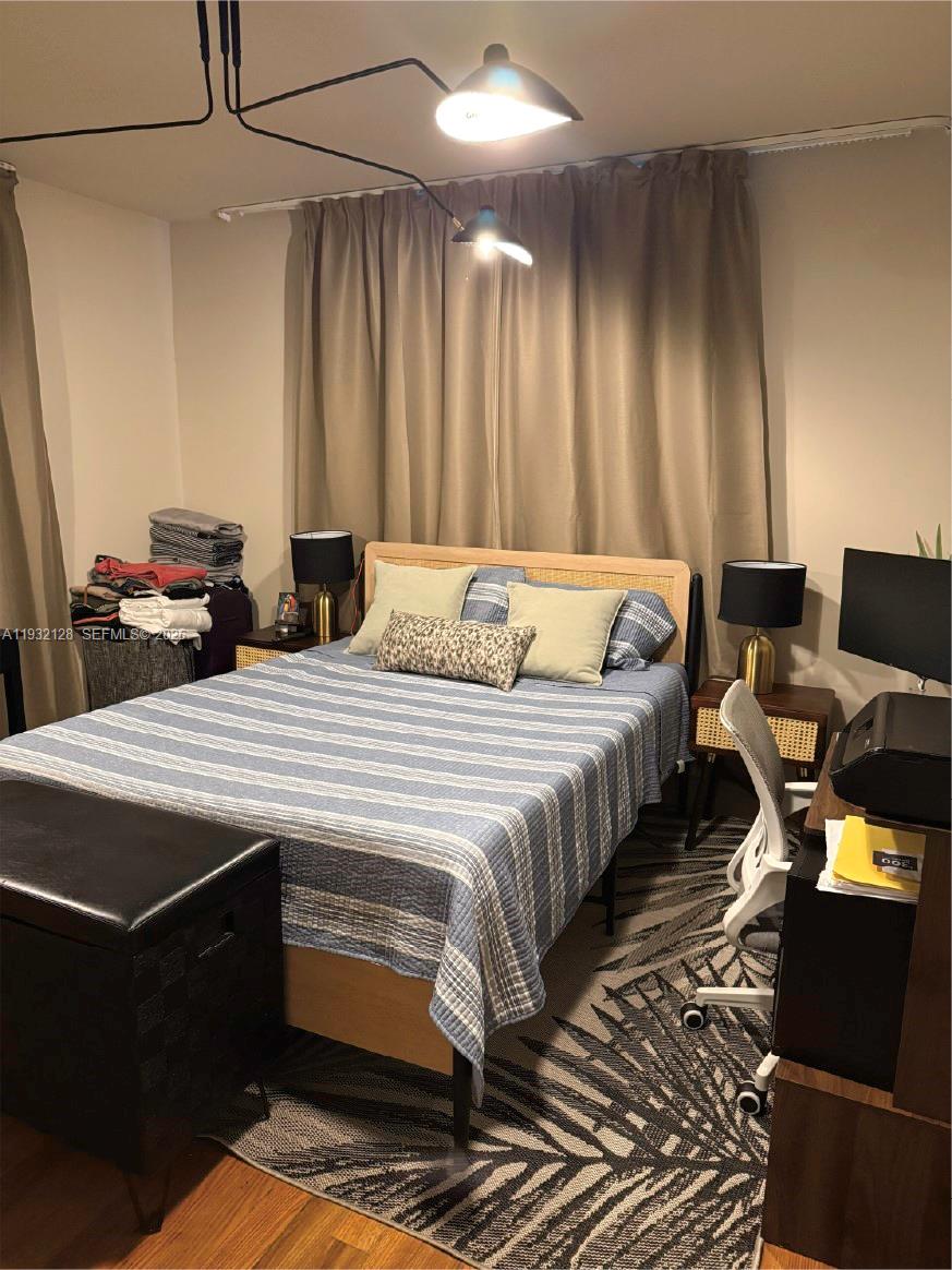 MIAMI SHORES EXTENSION - Residential