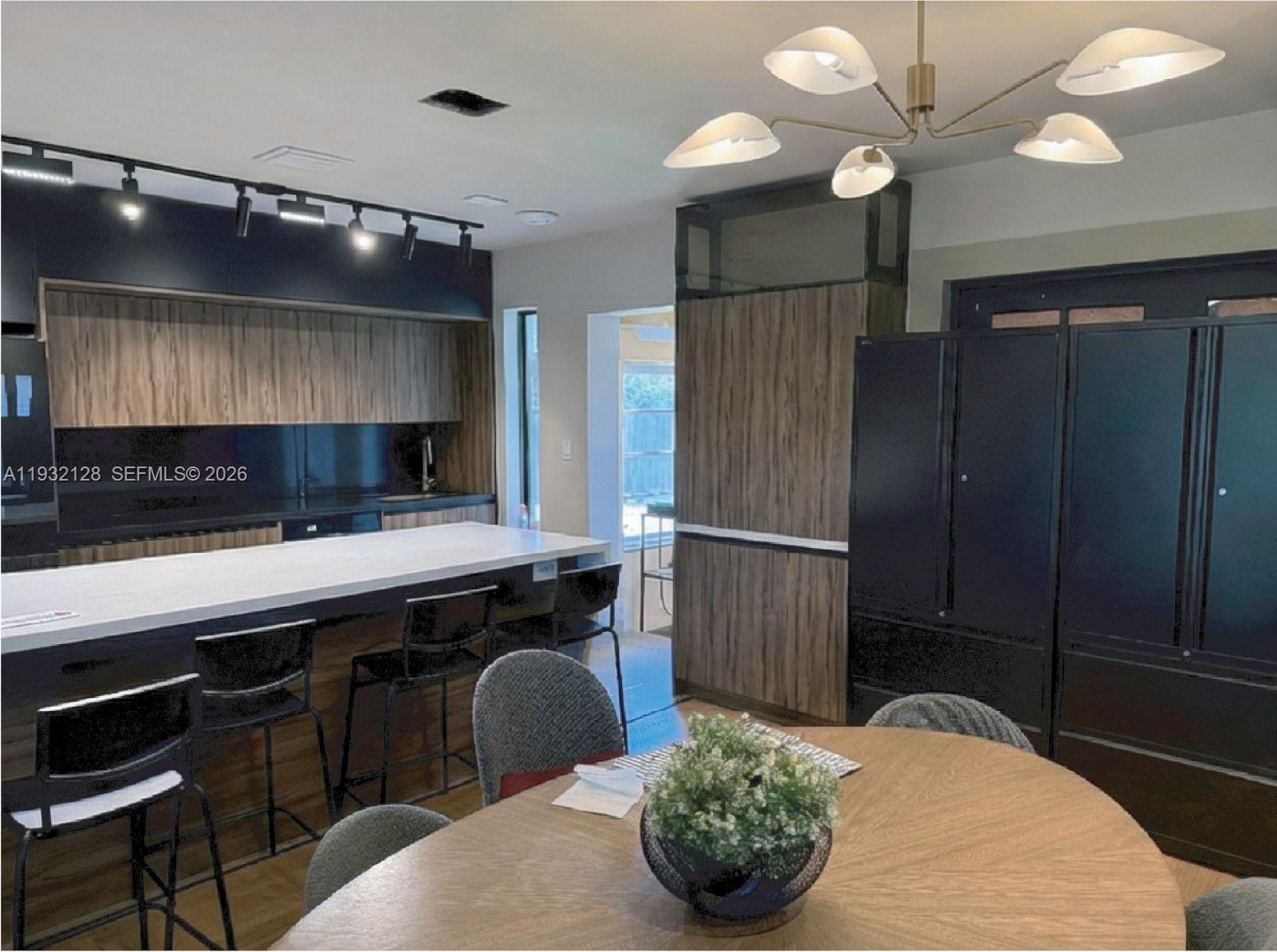 MIAMI SHORES EXTENSION - Residential