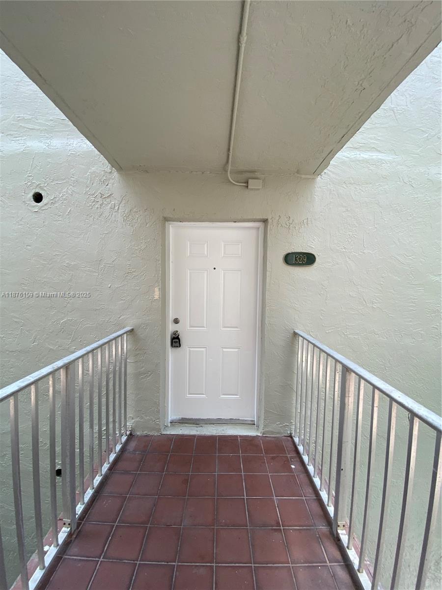 Beautiful apartment in the heart of Hialeah. 2 bedroom, 2 bathroom unit featuring ceramic and laminated floors.
Open concept kitchen, Laundry in.
Large balcony with pool view.
1 parking space.