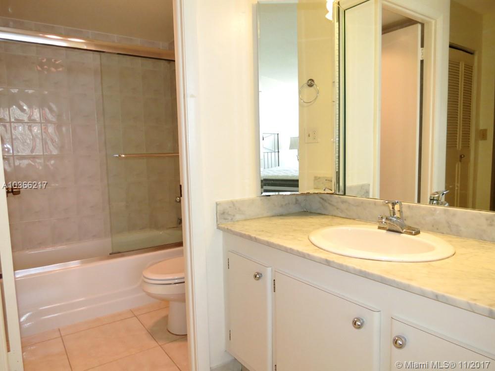 WILSHIRE CONDO - Residential Lease