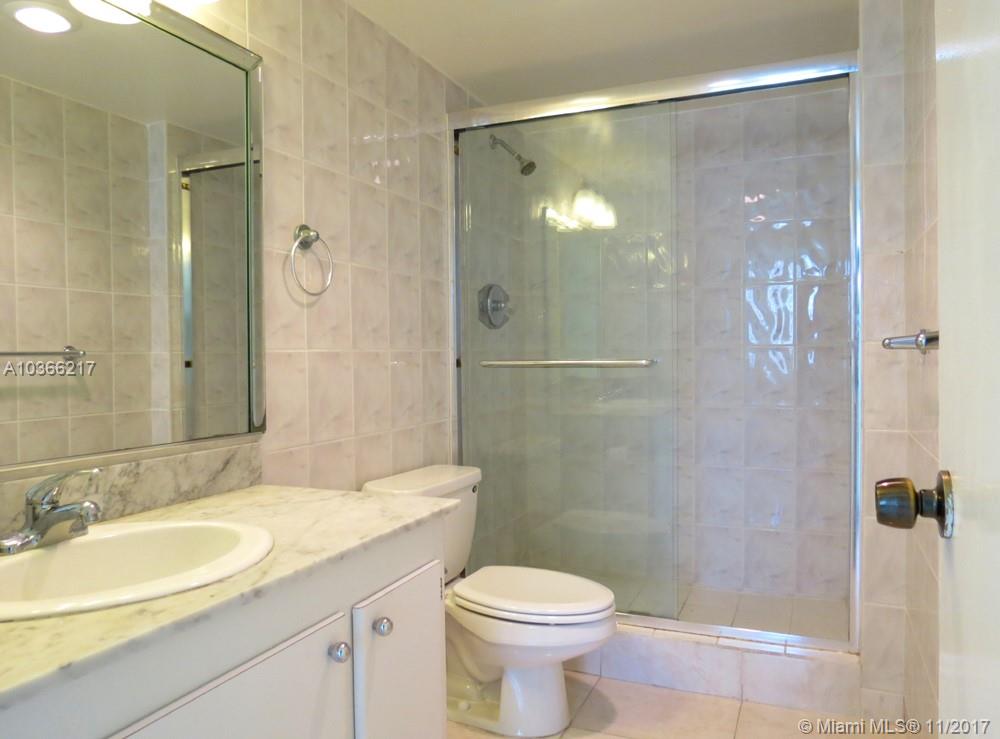 WILSHIRE CONDO - Residential Lease