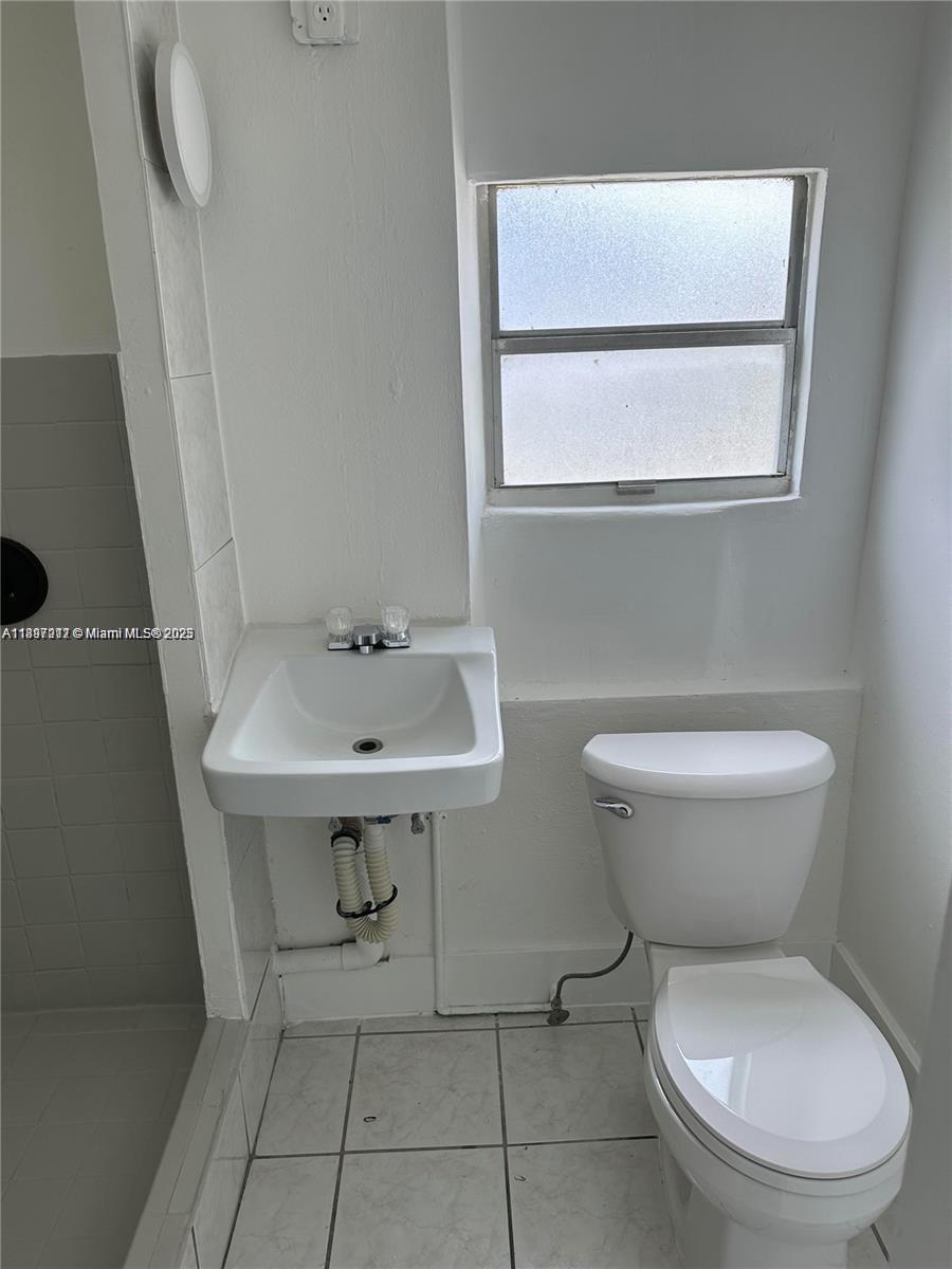 HOLLYWOOD - Residential Lease