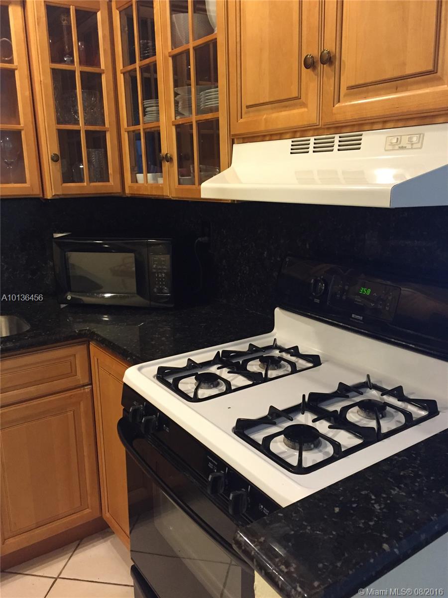 Villas Of Pinecrest Condo - Residential Lease