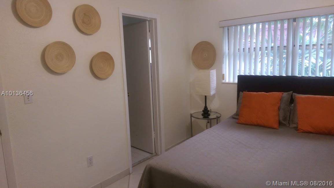 Villas Of Pinecrest Condo - Residential Lease