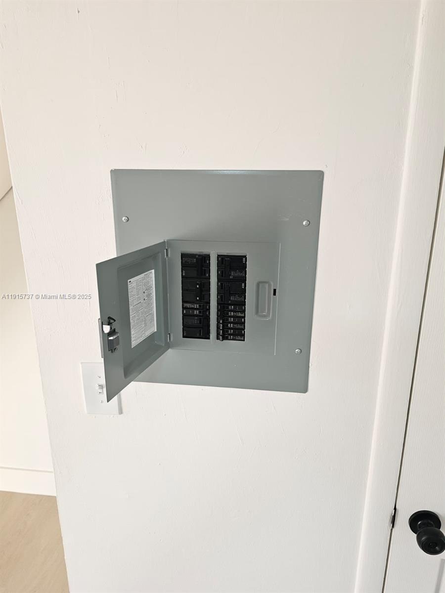 GREEN OAKS I CONDO - Residential