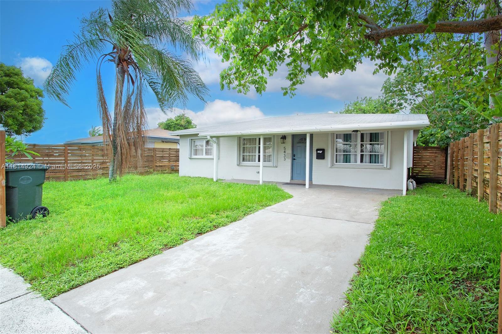 Property for Sale at 5433 Ne 1st Ave, Oakland Park, Miami-Dade County, Florida - Bedrooms: 3 
Bathrooms: 2  - $430,000