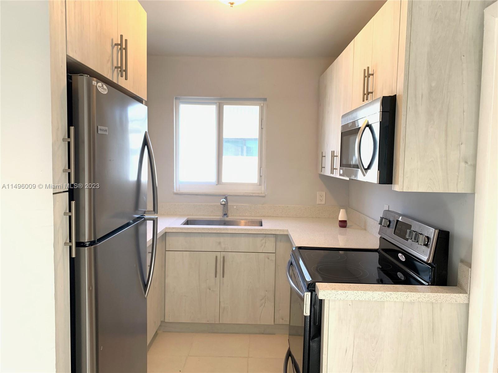 COMMONWEALTH MANOR - Residential Lease