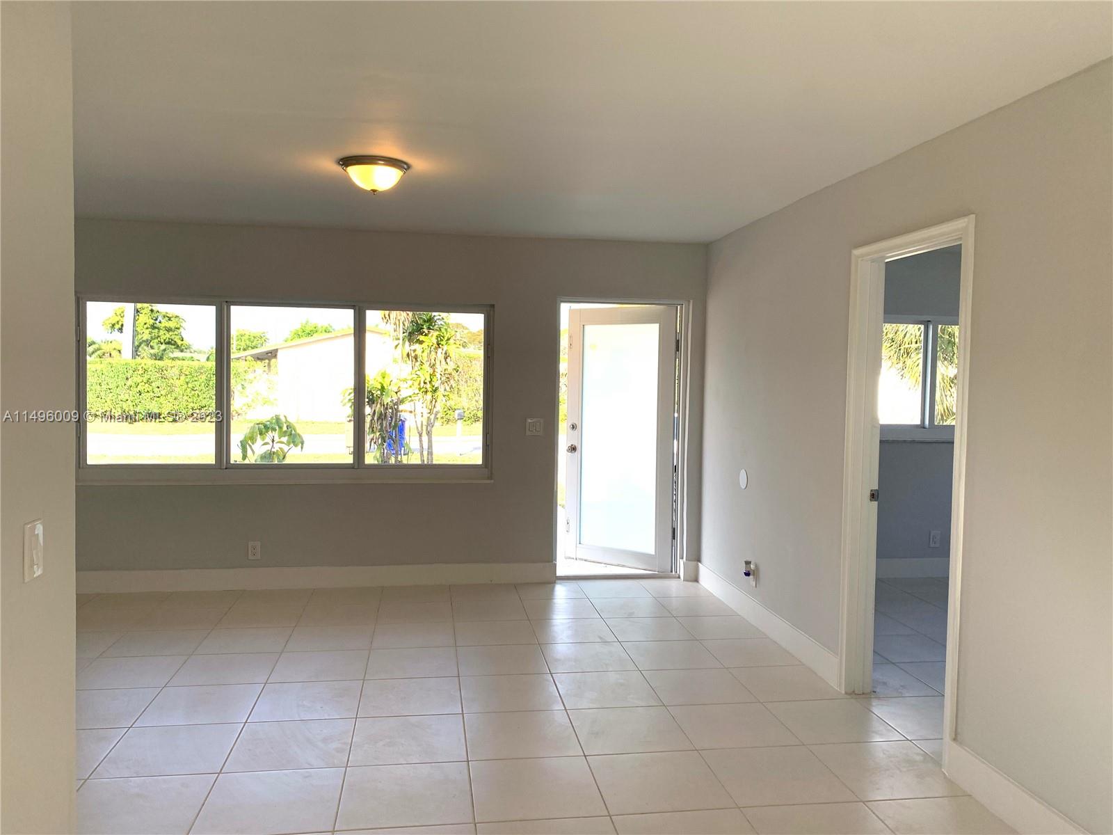 COMMONWEALTH MANOR - Residential Lease
