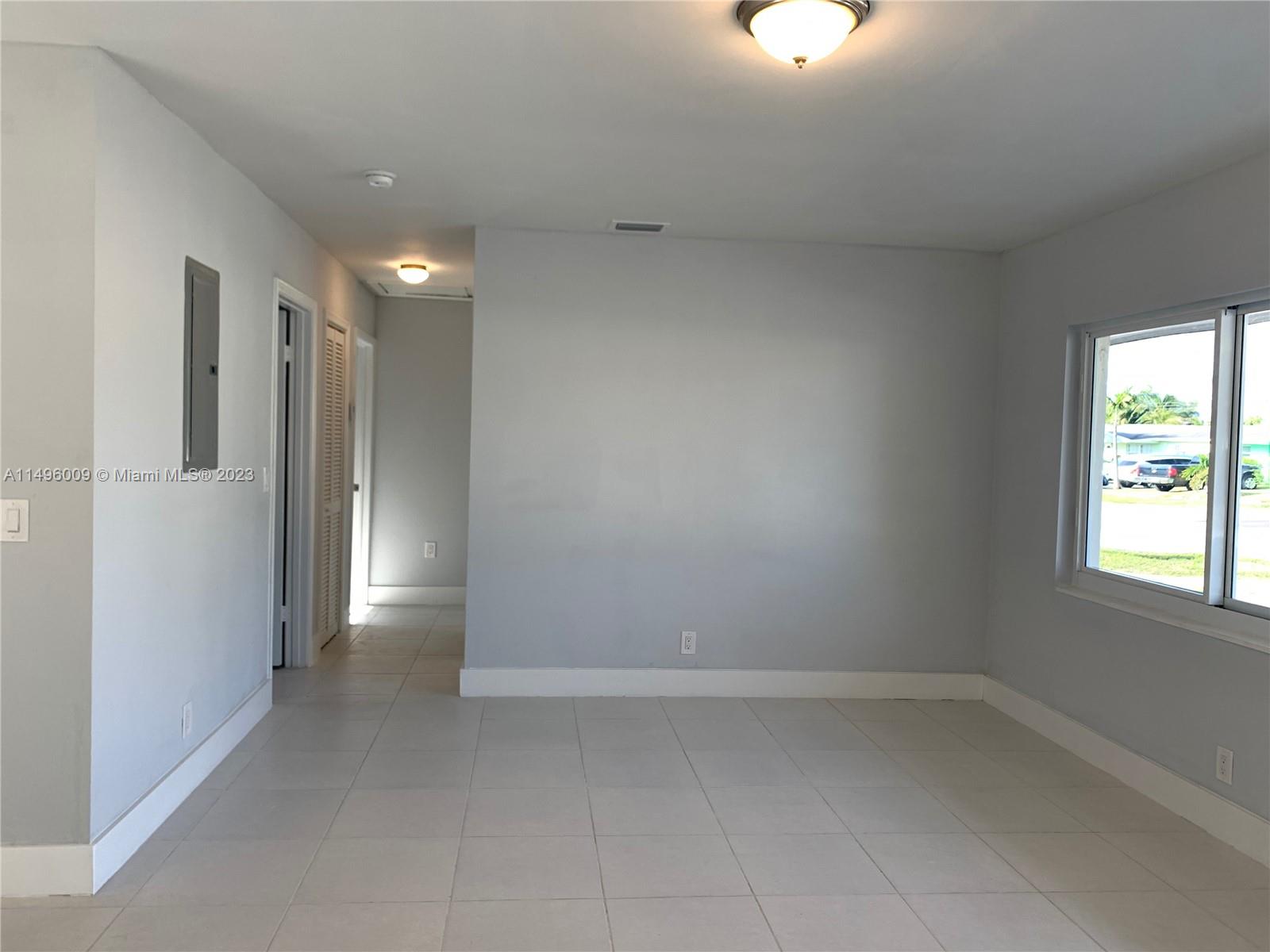 COMMONWEALTH MANOR - Residential Lease