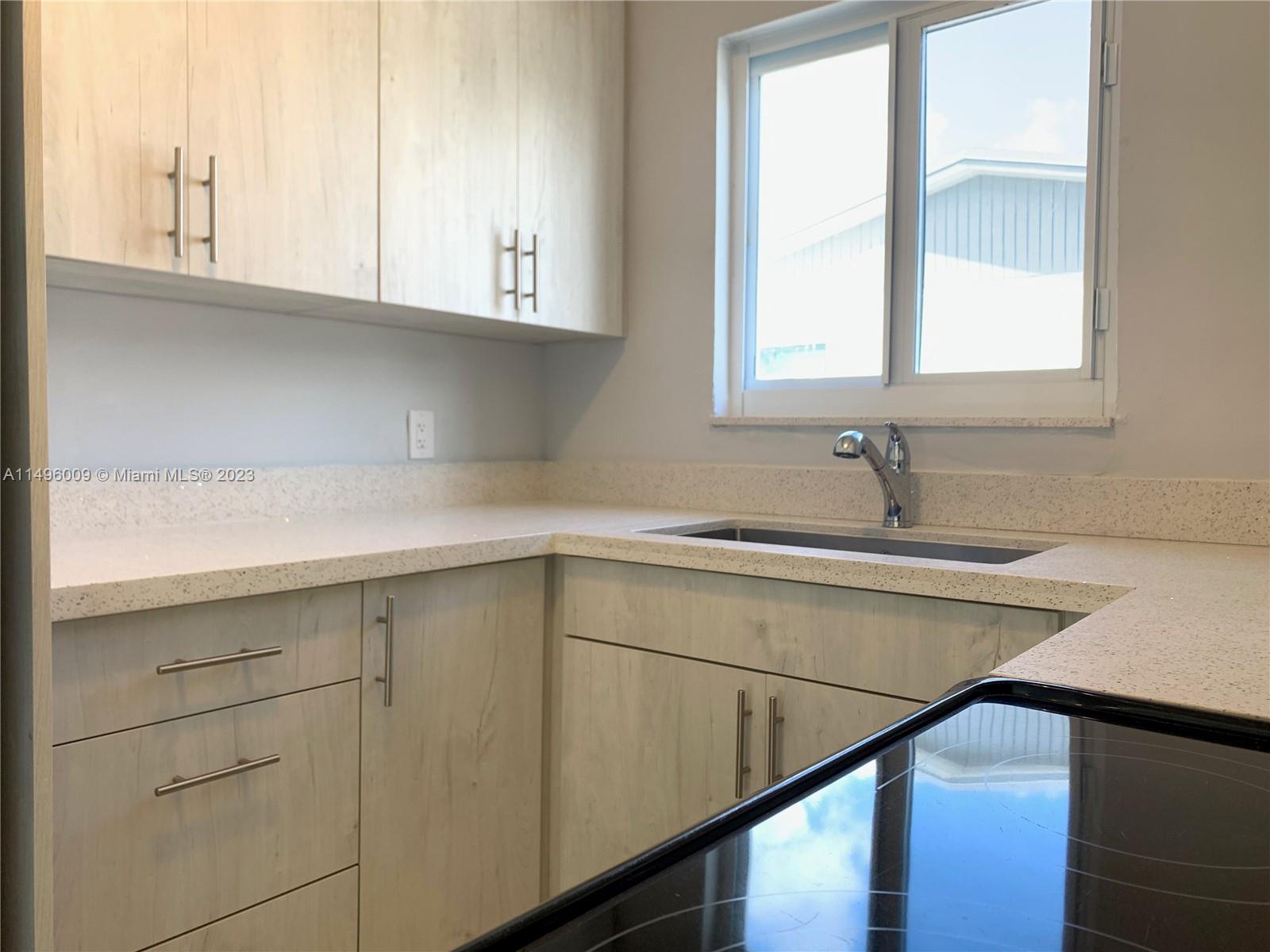 COMMONWEALTH MANOR - Residential Lease