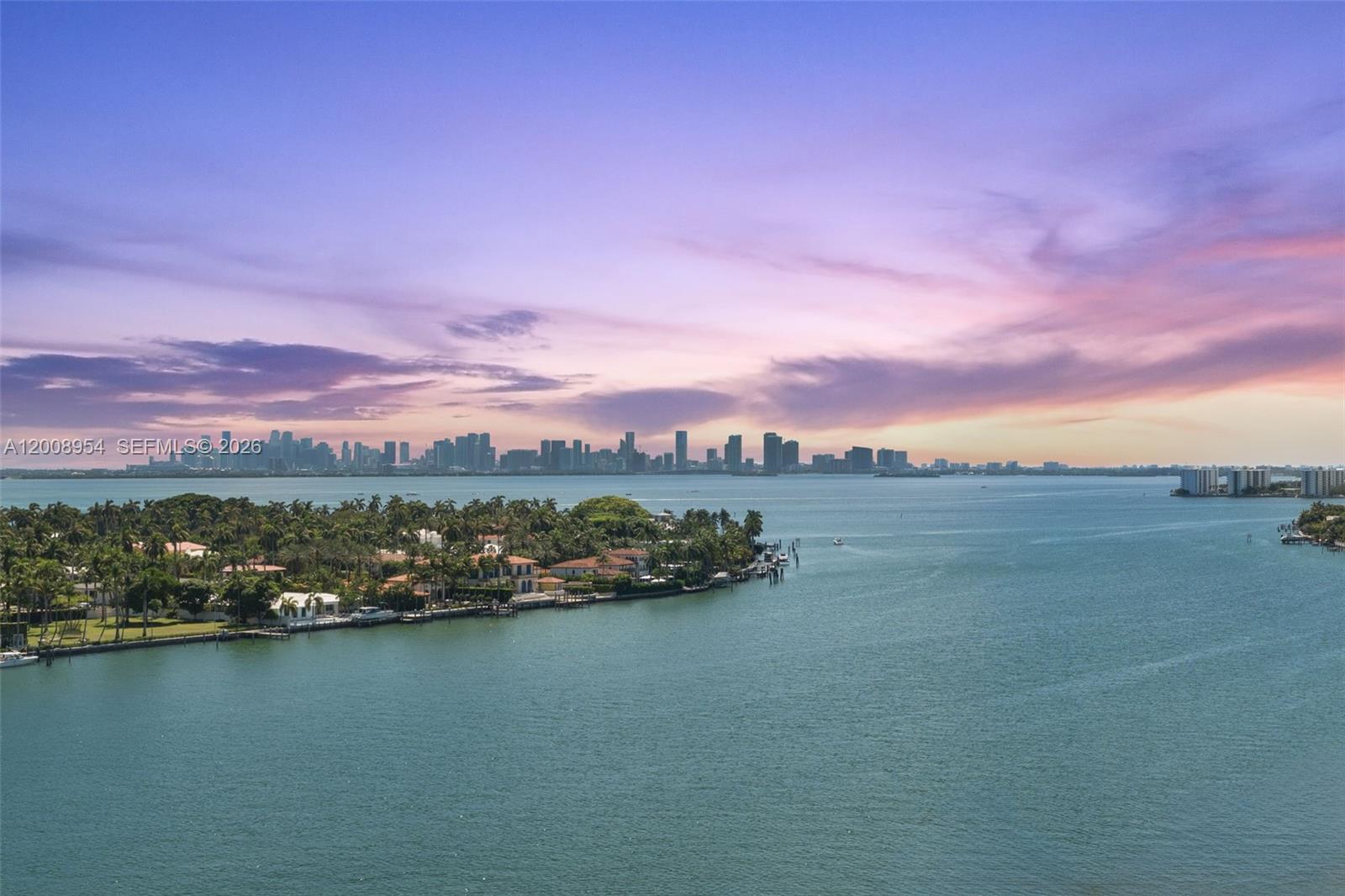 KING COLE CONDO - Residential