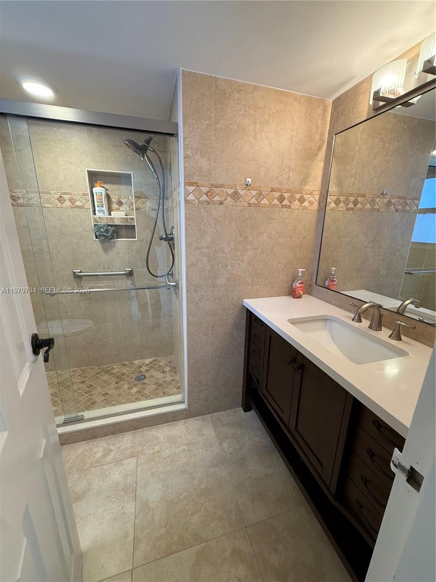 POINCIANA PLACE CONDO 1,2 - Residential