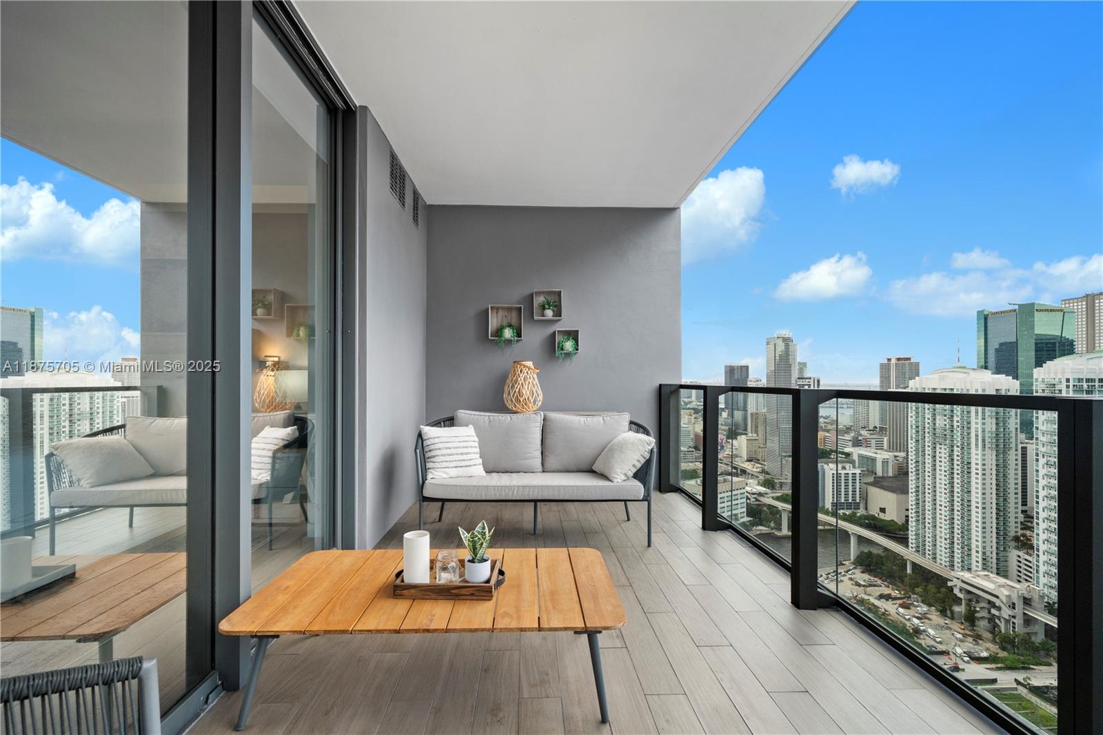 RISE CONDO - Residential Lease