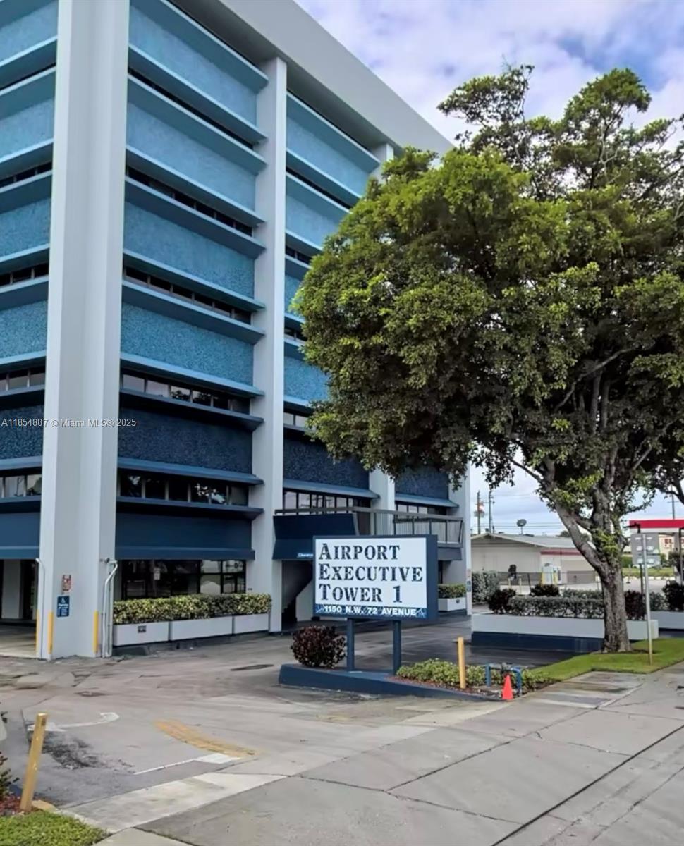 GREAT BUSINESS OPPORTUNITY ON THESE VERY SUCCESSFUL CAFETERIA /WITH LICENSE FOR DBPR FOOD TAKE OUT AND FDA FOOD PROCESSING APPROVAL ON SITE. CAFETERIA IS HAS A GREAT LOCATION IN THE CENTER OF THE DISTRIC OF DORAL AIRPORT TOWER, SERVICING THE WHOLE ENTIRED BUILDING PLUS ALL THE NEAR BY HOTELS AND WITH HIS 7 VIRTUAL BRANDS HAS AN STREAM OF INCOME THRU DOORDASH, UBER EAT AND GRUBHUB DELIVERING FOOD ON A VERY HIGH DEMAND. THE BEST ASSETS IS THE RENT WITH ONLY $1200 PER MONTH INCLUDING ELECTRICITY AND WATER. 4 YEARS LEFT ON THE CURRENT LEASE WARRANTY A VERY EASY RETURN ON THE INVESTMENT. CURRENT ONWER IS CLOSING VERY EARLY DAILY BECAUSE THE OTHER BUSINESS VENTURES BUT YOU COULD OPEN ON WEEKENDS AND LONGER HOURS AND DOUBLE THE CURRENT INCOME ON THE PLACE. TRAINING AVAILABLE.