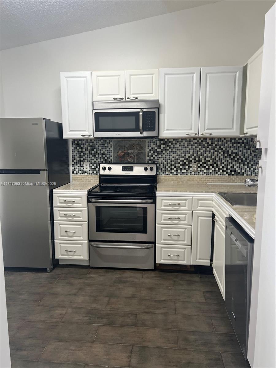 PALM CLUB VILLAGE I CONDO - Residential
