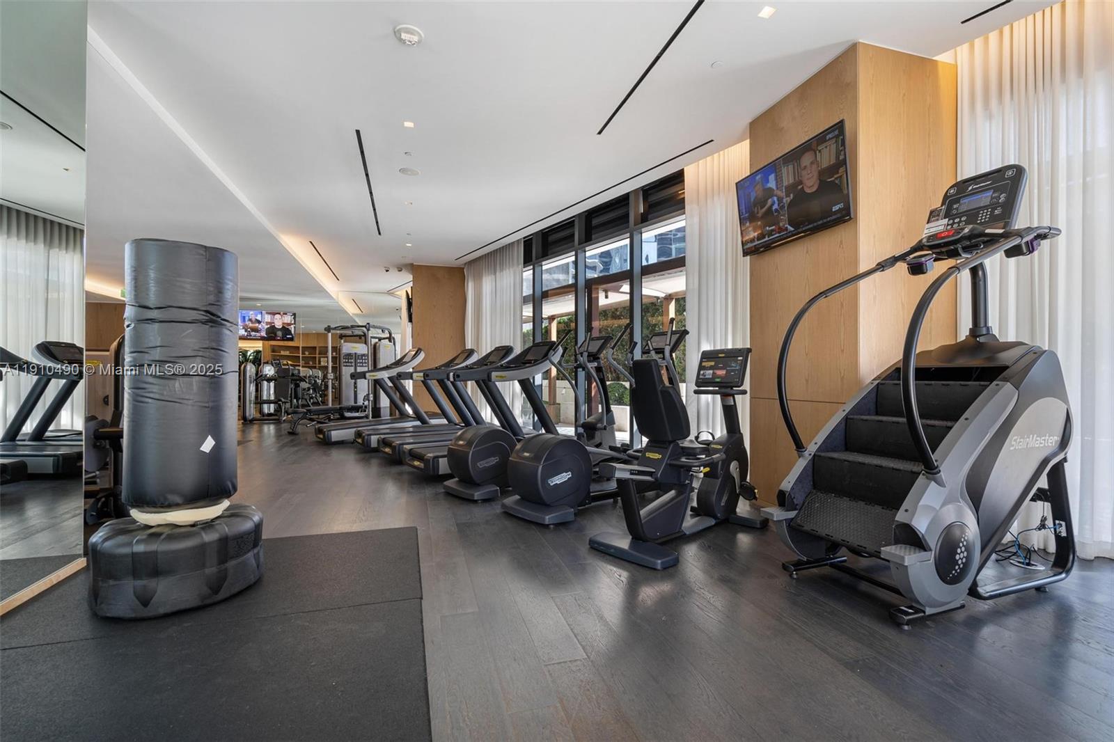 801 SMA RESIDENCES CONDO - Residential