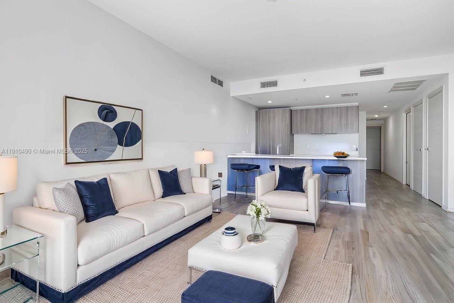 801 SMA RESIDENCES CONDO - Residential