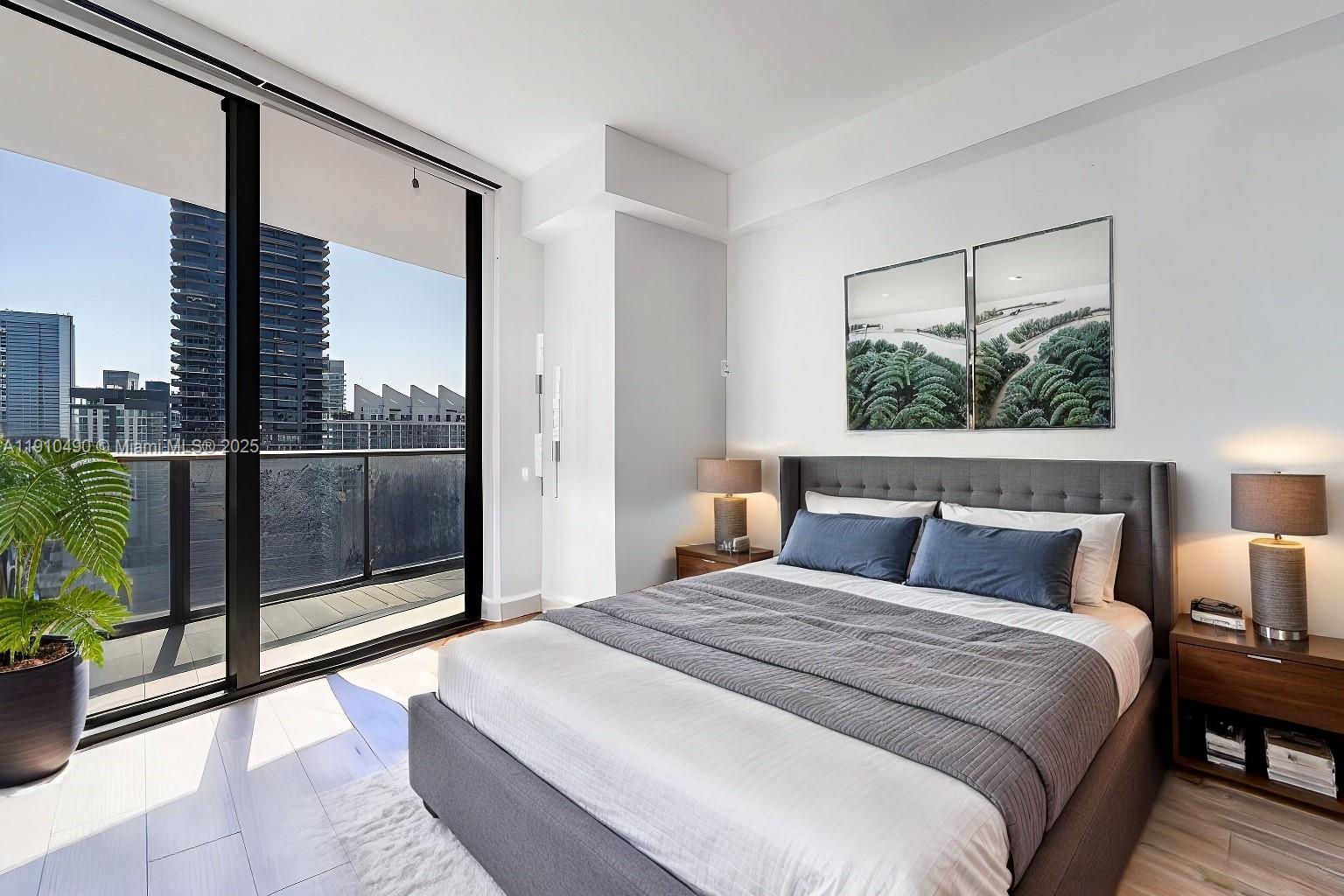 801 SMA RESIDENCES CONDO - Residential