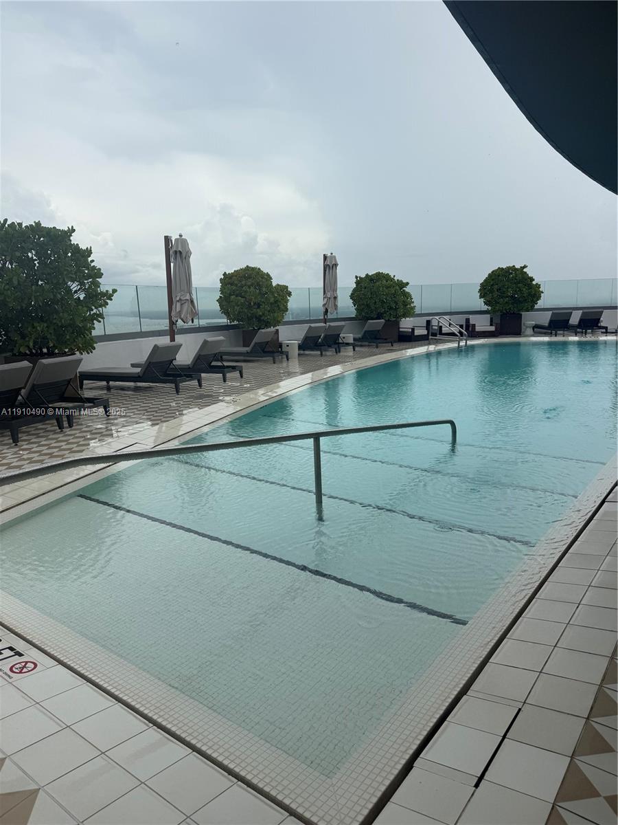 801 SMA RESIDENCES CONDO - Residential