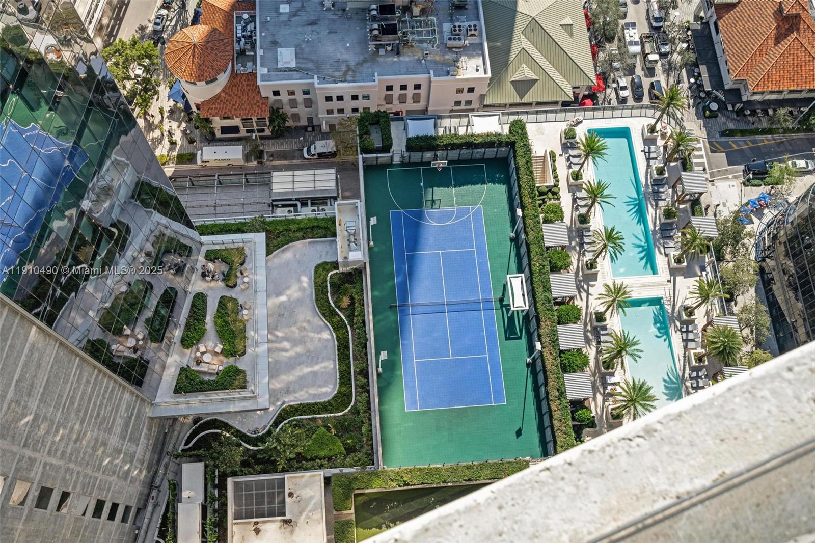 801 SMA RESIDENCES CONDO - Residential