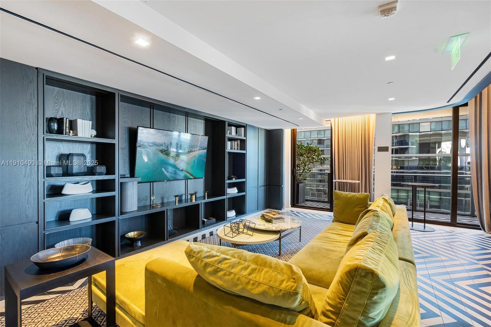 801 SMA RESIDENCES CONDO - Residential