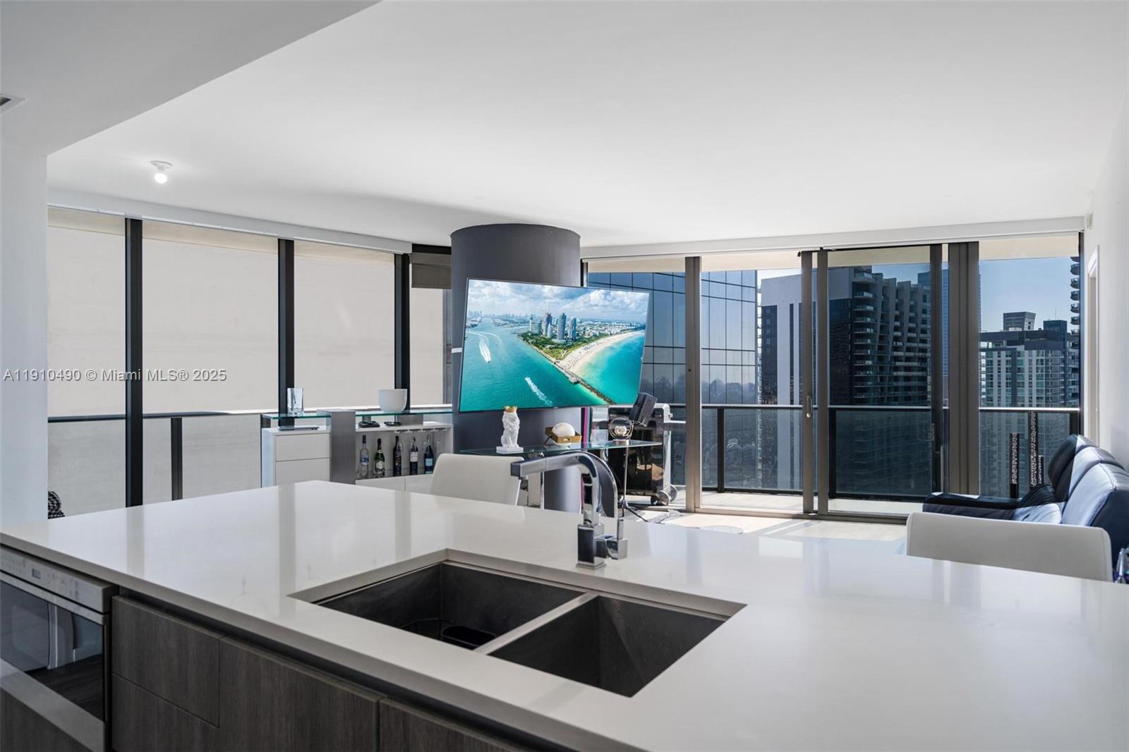 801 SMA RESIDENCES CONDO - Residential