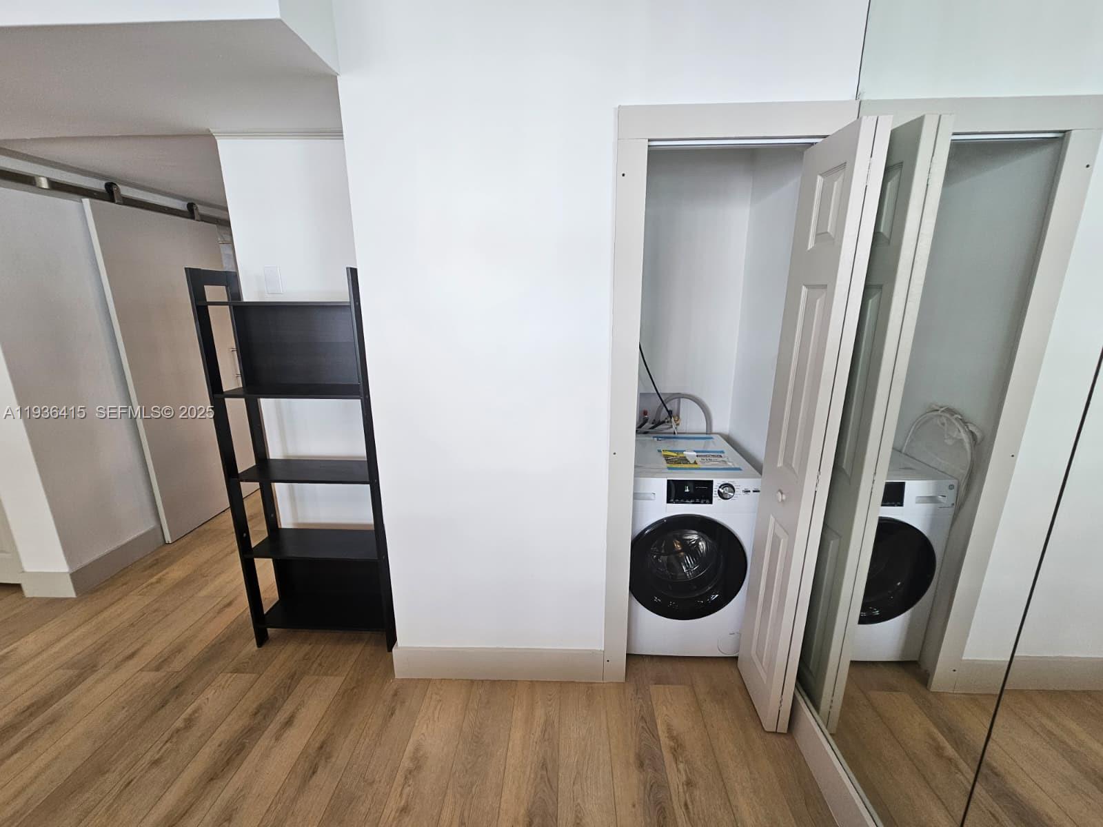 BRICKELL BAY TOWER CONDO - Residential